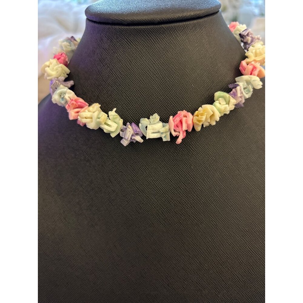 Vintage Multicolor Shell Chip Bead Necklace - Pastel Rainbow Cluster Choker Y2K